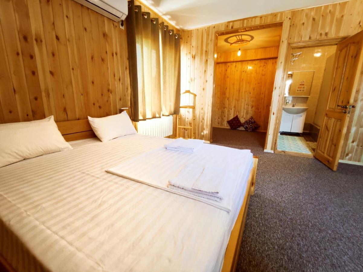 Silkroad Guesthouse Biszkek Zewnętrze zdjęcie