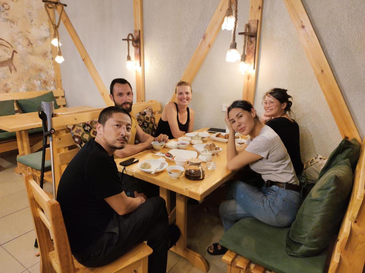 Silkroad Guesthouse Biszkek Zewnętrze zdjęcie