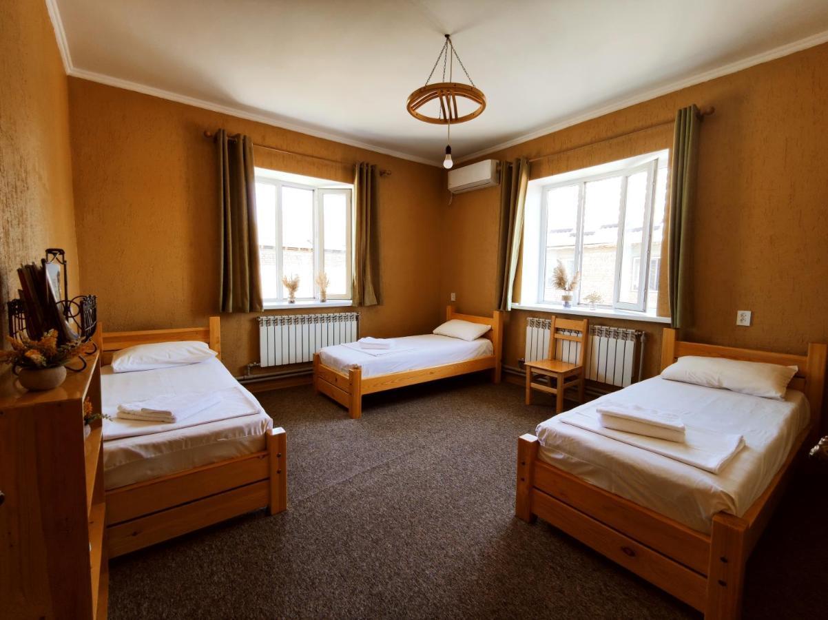 Silkroad Guesthouse Biszkek Zewnętrze zdjęcie