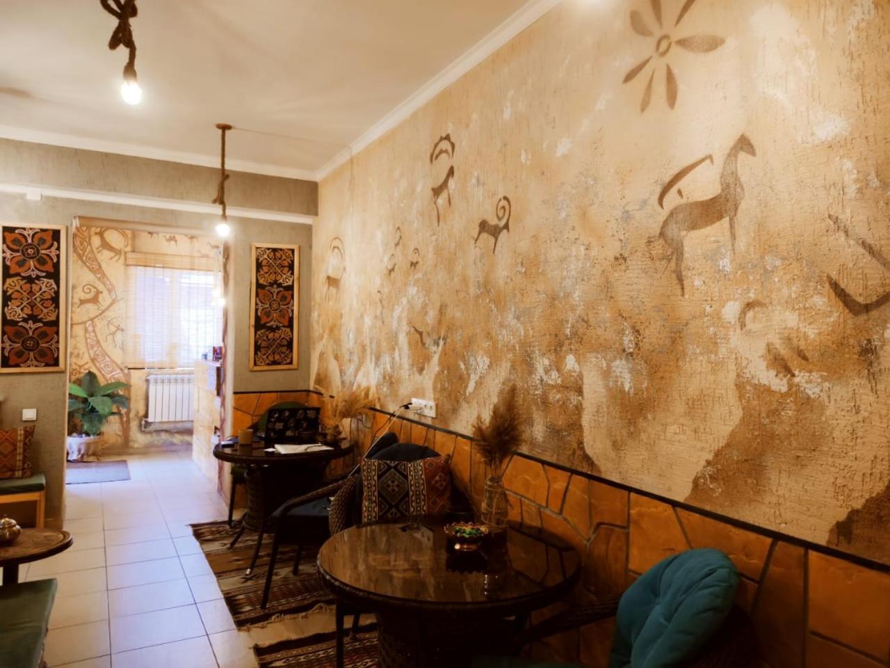 Silkroad Guesthouse Biszkek Zewnętrze zdjęcie