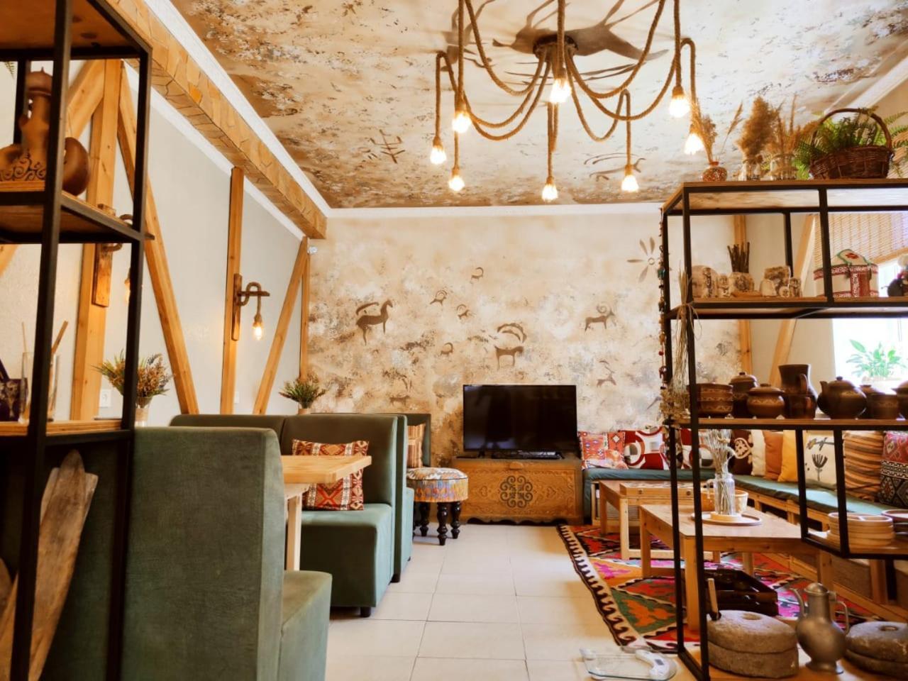 Silkroad Guesthouse Biszkek Zewnętrze zdjęcie