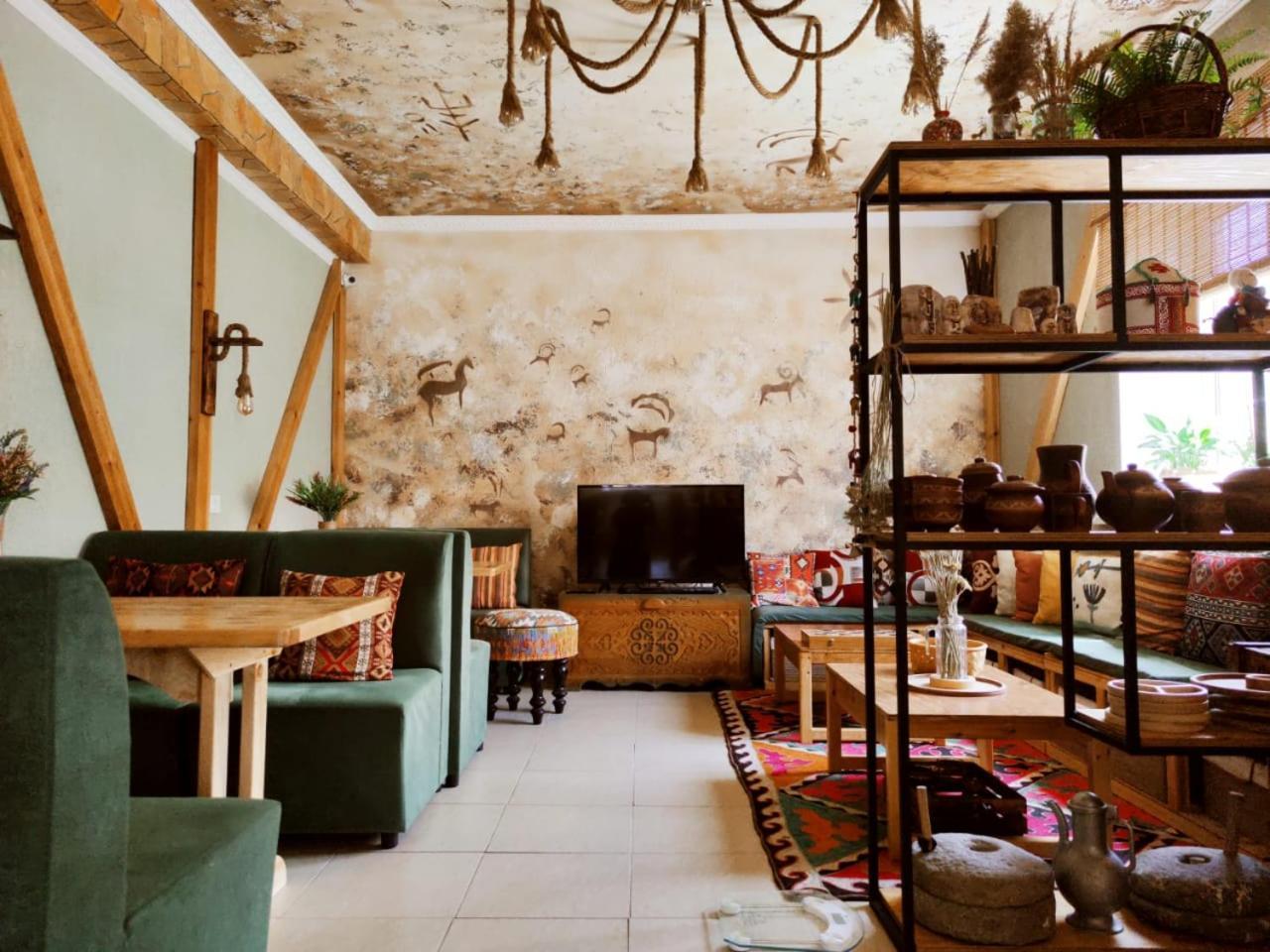 Silkroad Guesthouse Biszkek Zewnętrze zdjęcie