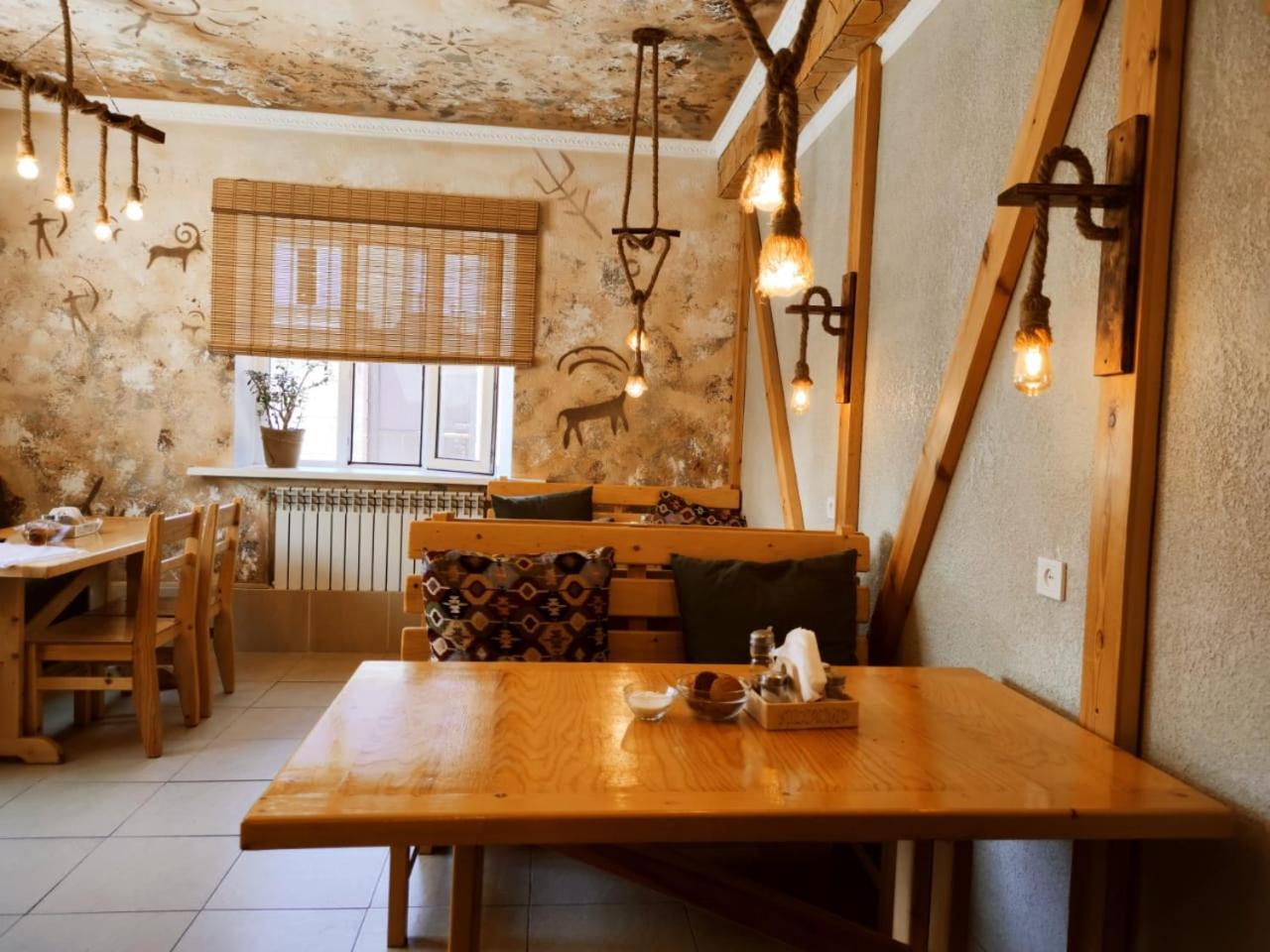 Silkroad Guesthouse Biszkek Zewnętrze zdjęcie